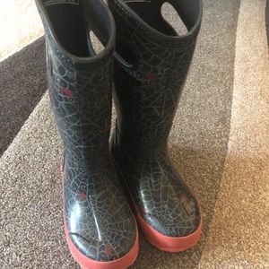Bogs Spider rain boots boys size 11